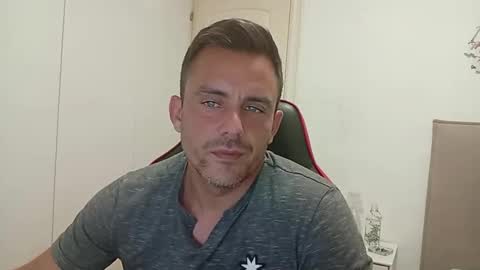 Snapshot of latinboyblue chatting on 09/09/25, 08:30 LatinBlueBoy online show from 09/09/25, 08:30