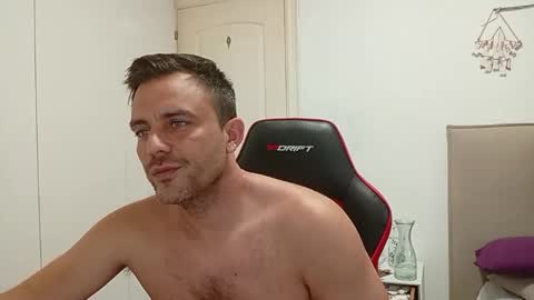 Snapshot of latinboyblue chatting on 09/11/25, 05:46 LatinBlueBoy online show from 09/11/25, 05:46