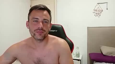 Snapshot of latinboyblue chatting on 09/15/25, 09:59 LatinBlueBoy online show from 09/15/25, 09:59