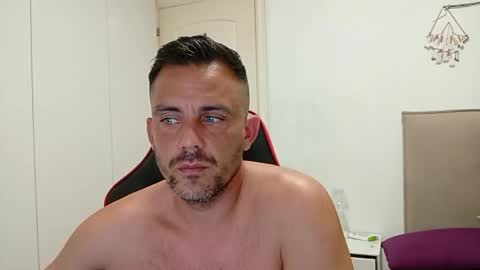 Snapshot of latinboyblue chatting on 09/16/25, 08:43 LatinBlueBoy online show from 09/16/25, 08:43