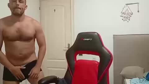 Snapshot of latinboyblue chatting on 09/22/25, 08:44 LatinBlueBoy online show from 09/22/25, 08:44