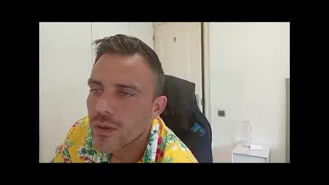 Snapshot of latinboyblue chatting on 09/28/25, 10:31 LatinBlueBoy online show from 09/28/25, 10:31