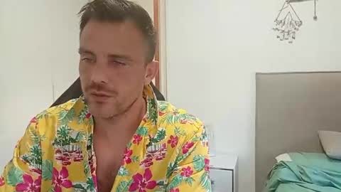 Snapshot of latinboyblue chatting on 09/29/25, 03:50 LatinBlueBoy online show from 09/29/25, 03:50