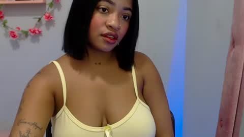 Snapshot of latinbrunett1 chatting on 07/15/26, 10:26 latinbrunett1 online show from 07/15/26, 10:26