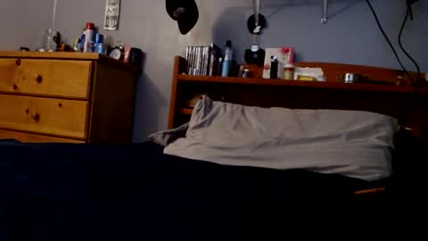 Snapshot of latincpl692018 chatting on 12/20/25, 08:54 lee james online show from 12/20/25, 08:54