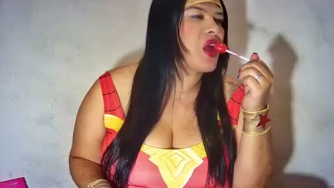 Snapshot of latincurvy1992 chatting on 11/01/25, 04:36 latincurvy1992 online show from 11/01/25, 04:36