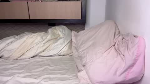 Snapshot of latinella chatting on 12/13/24, 08:51 Hi - online show from 12/13/24, 08:51