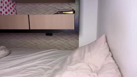 Snapshot of latinella chatting on 12/22/24, 04:06 Hi - online show from 12/22/24, 04:06