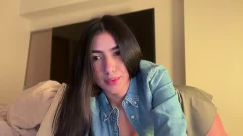 Snapshot of latinella chatting on 05/15/26, 07:26 Hi - online show from 05/15/26, 07:26