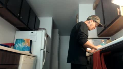 Snapshot of latinfyre chatting on 12/11/24, 12:12 Chris online show from 12/11/24, 12:12