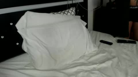 Snapshot of latinfyre chatting on 12/23/24, 02:13 Chris online show from 12/23/24, 02:13