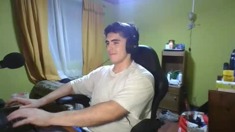 Snapshot of latinn_babe chatting on 02/14/25, 02:07 latinn_babe online show from 02/14/25, 02:07