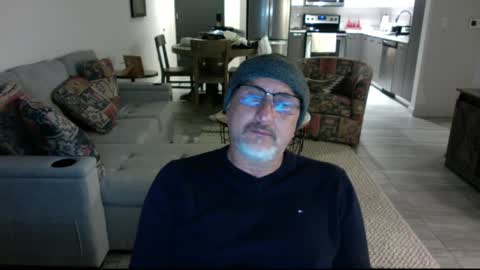 QS - INDEPENDENT MODEL online show from 01/16/25, 09:48