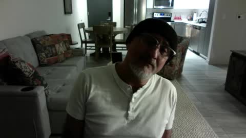 QS - INDEPENDENT MODEL online show from 02/16/25, 07:26