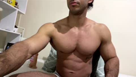 latino_rodri online show from 04/23/26, 05:30