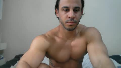latino_rodri online show from 05/21/26, 05:58