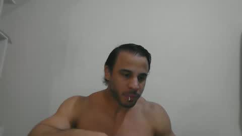 latino_rodri online show from 05/25/26, 08:53