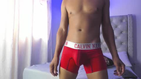 Snapshot of latinodark chatting on 02/19/26, 01:07 latinodark online show from 02/19/26, 01:07