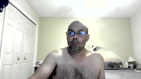 Snapshot of latinoinfla chatting on 06/14/26, 02:09 latinoinfla online show from 06/14/26, 02:09