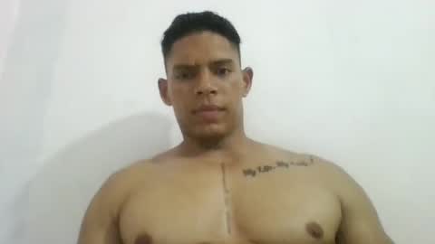 Snapshot of latinoxxl22cm chatting on 02/18/25, 03:31 latinoxxl22cm online show from 02/18/25, 03:31