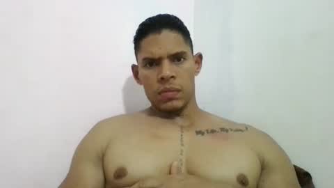 Snapshot of latinoxxl22cm chatting on 02/27/25, 03:47 latinoxxl22cm online show from 02/27/25, 03:47