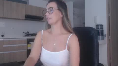 Snapshot of latinpaprika chatting on 03/16/26, 11:36 latinpaprika online show from 03/16/26, 11:36