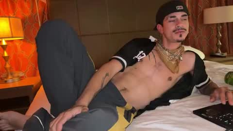 Snapshot of latinprincee chatting on 03/19/26, 04:05 latinprincee online show from 03/19/26, 04:05