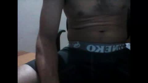 Snapshot of latintropikal chatting on 12/04/25, 07:17 Latin Flow online show from 12/04/25, 07:17