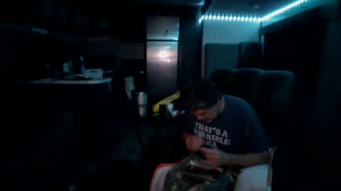 latniter online show from 01/10/25, 11:22