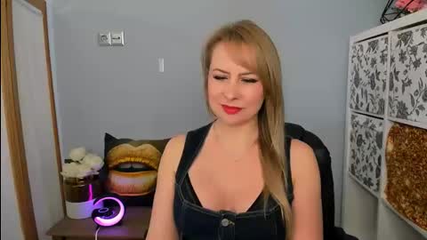 Latoya online show from 02/20/25, 09:20