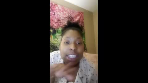 Snapshot of latravenmoten chatting on 03/02/26, 02:14 latravenmoten online show from 03/02/26, 02:14