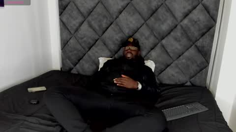 LEANDRO online show from 10/16/25, 04:24