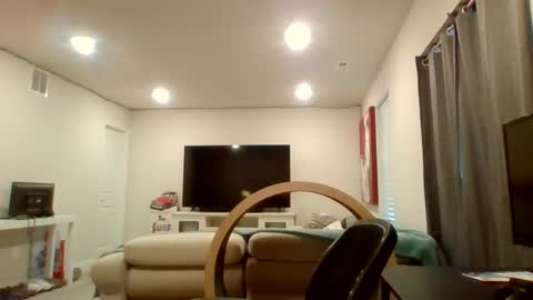 Snapshot of latvianhammer302 chatting on 09/15/25, 11:21 latvianhammer302 online show from 09/15/25, 11:21