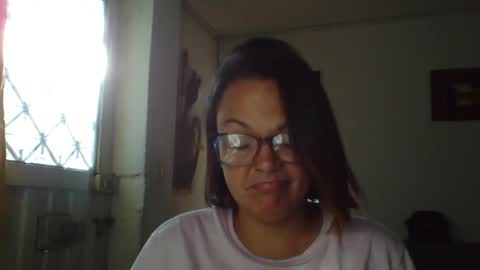 Snapshot of lau16310 chatting on 06/04/26, 09:43 Laura online show from 06/04/26, 09:43