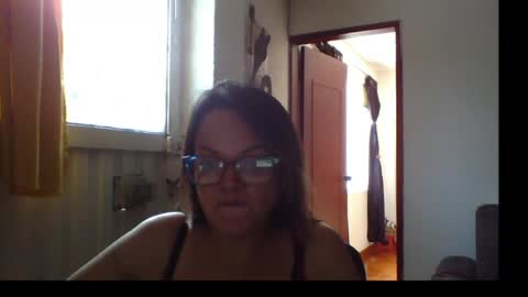 Snapshot of lau16310 chatting on 06/11/26, 06:50 Laura online show from 06/11/26, 06:50