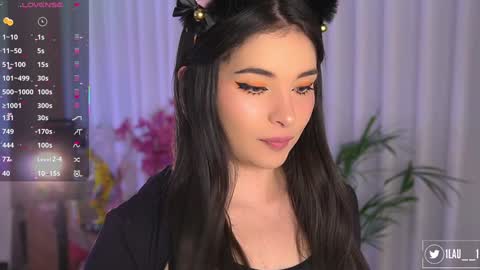 Snapshot of lau__1 chatting on 11/15/25, 11:21 IG 1lau 1 X 1lau 1 online show from 11/15/25, 11:21