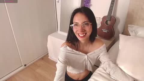 Laura online show from 04/22/26, 11:06