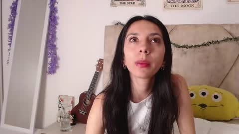 Laura online show from 06/24/26, 04:33