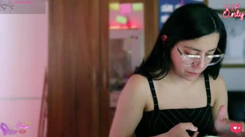 Snapshot of laujgray chatting on 03/20/26, 06:35 laujgray online show from 03/20/26, 06:35