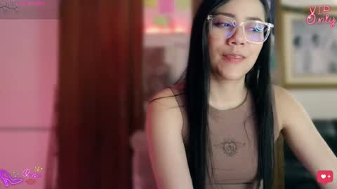 Snapshot of laujgray chatting on 03/22/26, 01:09 laujgray online show from 03/22/26, 01:09