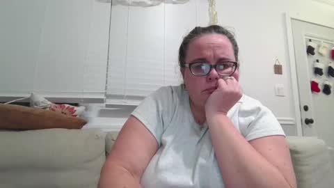 LauLauMa online show from 12/20/24, 04:20
