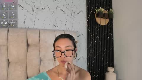 Snapshot of laumiller chatting on 09/29/25, 08:46 Lau Miller online show from 09/29/25, 08:46