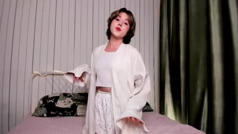 Kylie online show from 10/22/25, 08:08