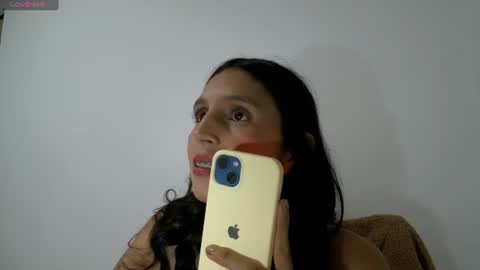 Snapshot of laura_1717 chatting on 06/24/26, 04:00 laura online show from 06/24/26, 04:00