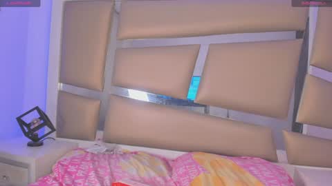 laura__js_ online show from 02/07/25, 12:09