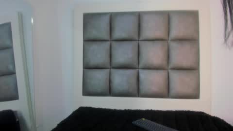 laura__js_ online show from 09/20/25, 02:07