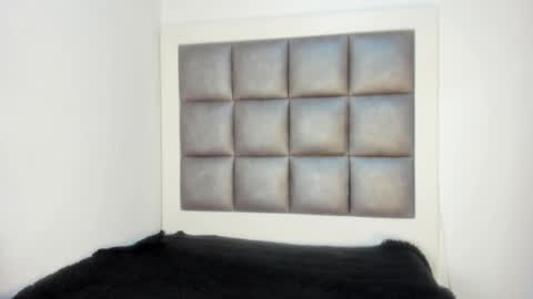 laura__js_ online show from 10/08/25, 05:54