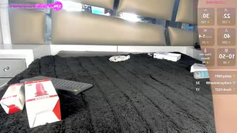 laura__js_ online show from 11/24/25, 05:34