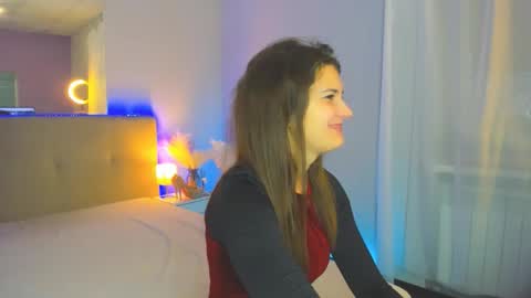 Snapshot of laura__leee chatting on 11/22/25, 06:23 Laura online show from 11/22/25, 06:23