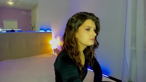 Snapshot of laura__leee chatting on 11/24/25, 05:51 Laura online show from 11/24/25, 05:51